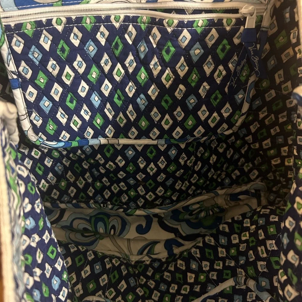 Vera Bradley Villager‎ Tote Bag in Mediterranean White Purse Retired